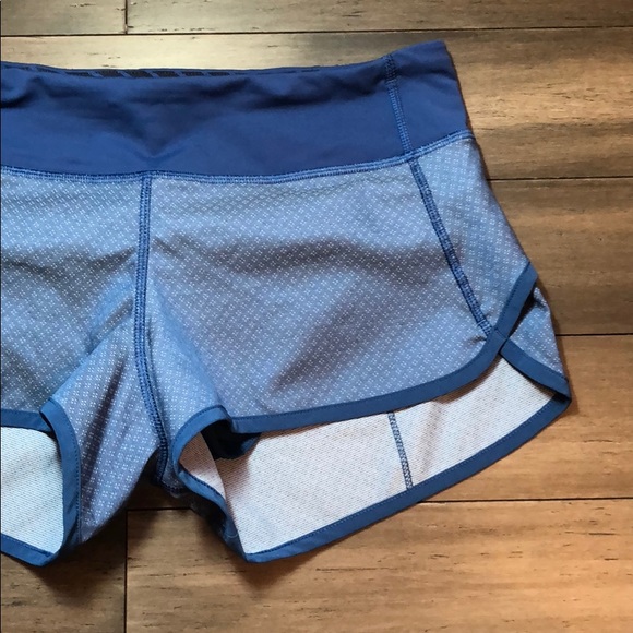 NWOT Lululemon run: speed short 4-way stretch 2.5” - Picture 3 of 15